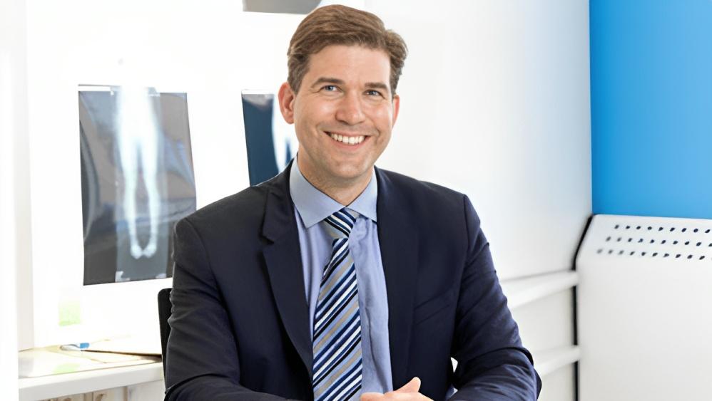 Mr William Bartlett, Orthopaedic Surgeon